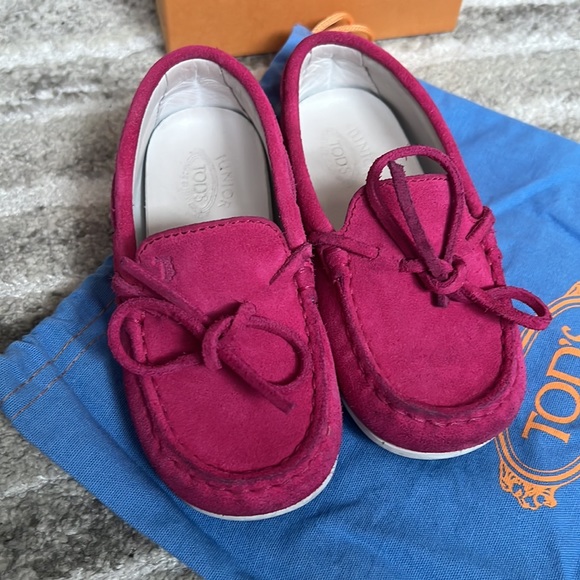 TOD’s Junior Suede Loafers - Picture 2 of 7